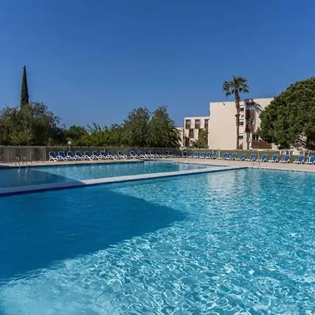 Avec Piscine Pres De La A *